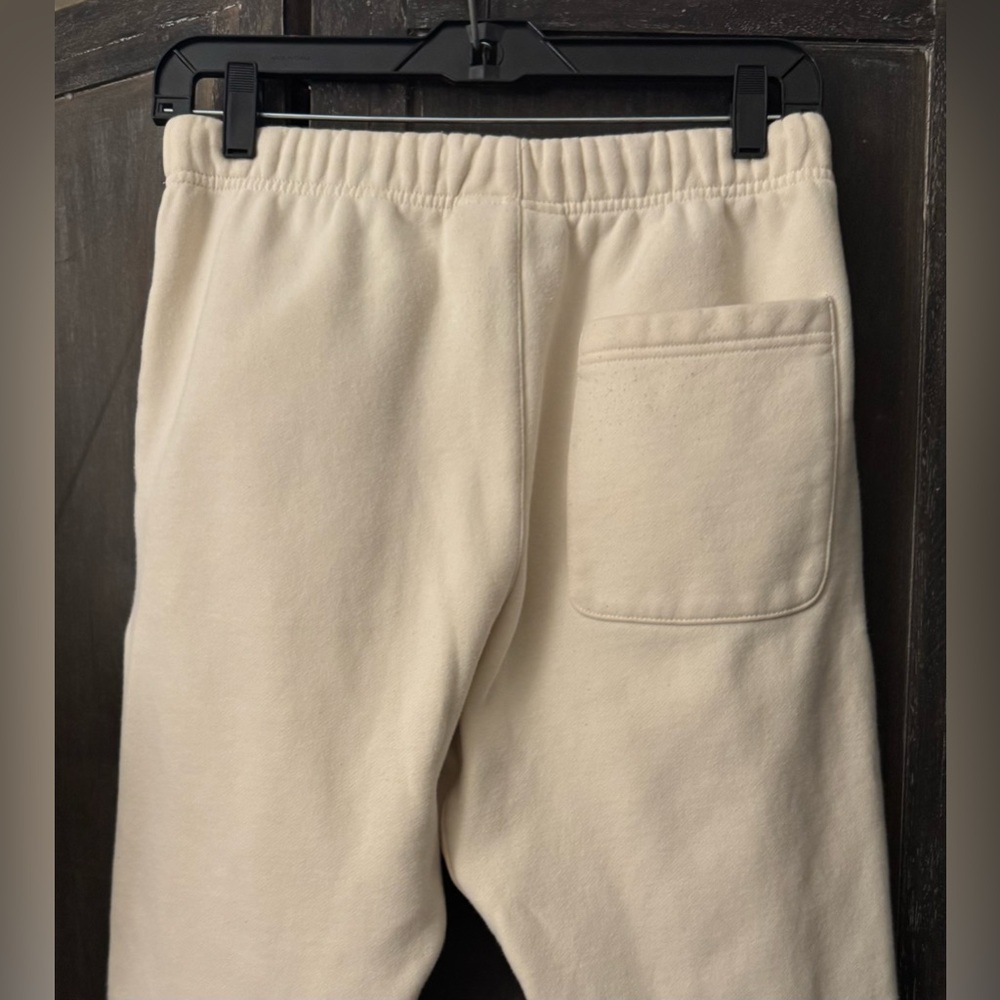 FEAR OF GOD ESSENTIALS Sweatpants Joggers Cream/Buttercream - Picture 8 of 12